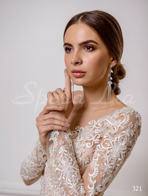 https://www.sposa-lia.com/images/stories/virtuemart/product/321       (3).jpg